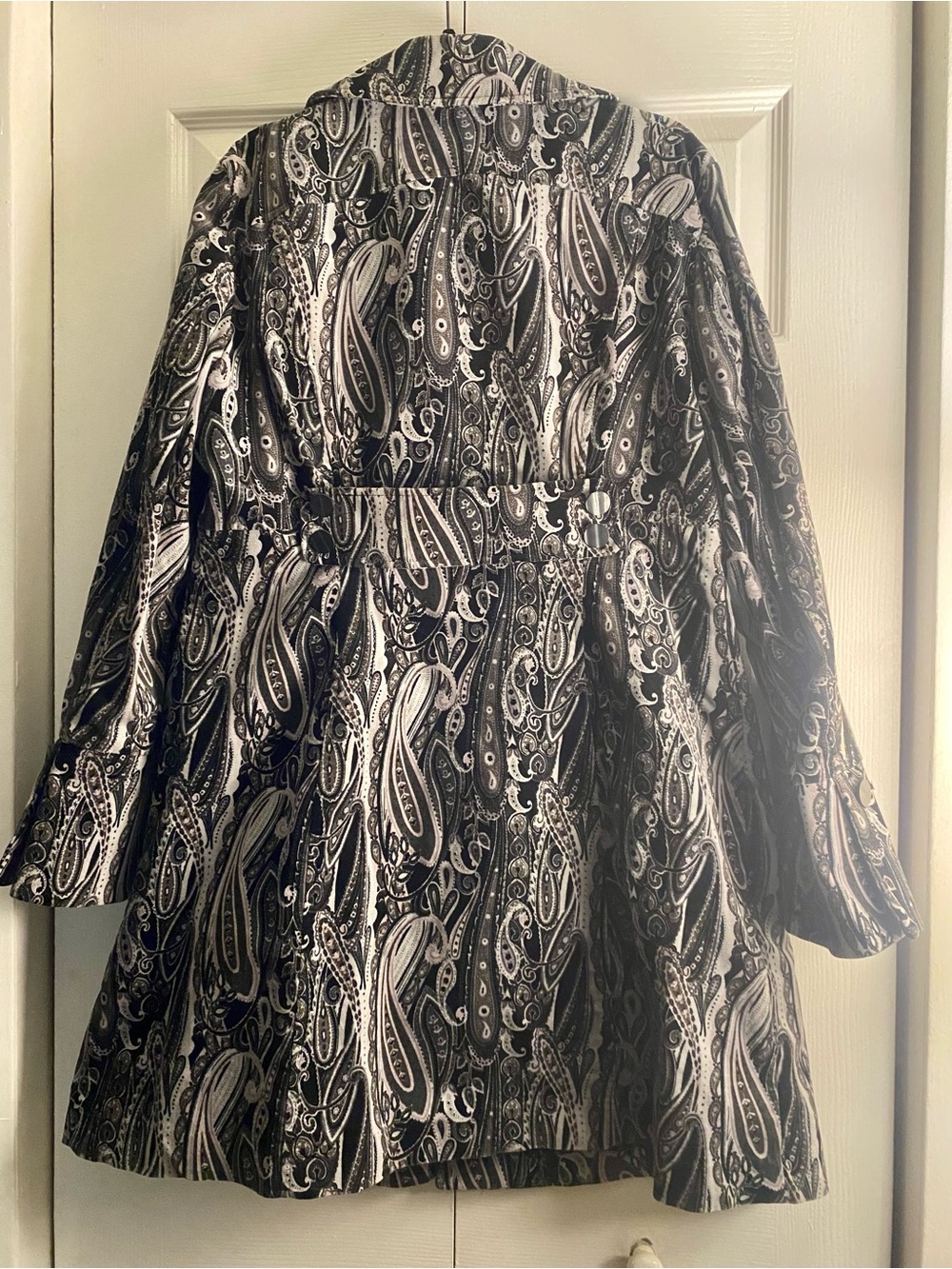 Bisou Bisou Black and Gray Paisley Long Coat - Picture 2 of 6